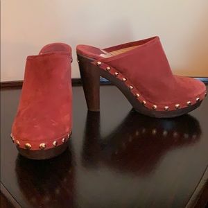 Jimmy Choo burnt orange clogs with gold accents 40